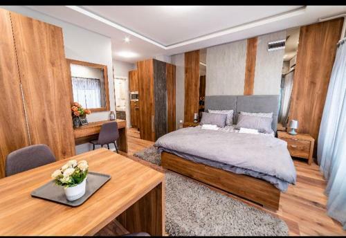 Ivi Place Apartments