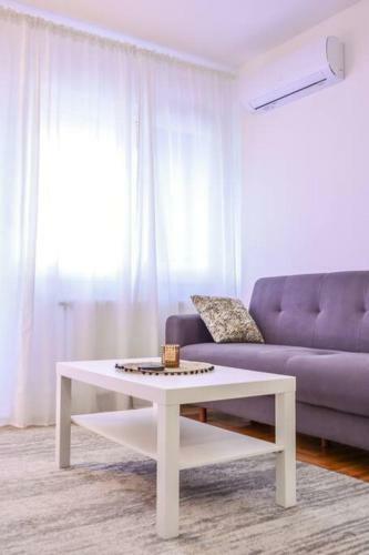 Ema Apartment / Quiet, Lovely And Cozy