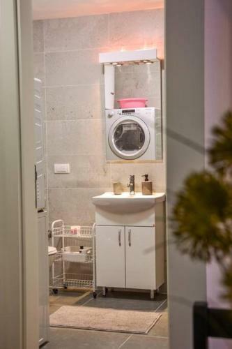 Ema Apartment / Quiet, Lovely And Cozy