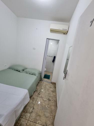 Hostal Praia Dos Anjos - Su�tes