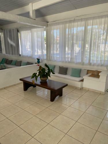 Hostal Sunshine Alto Mar B�zios