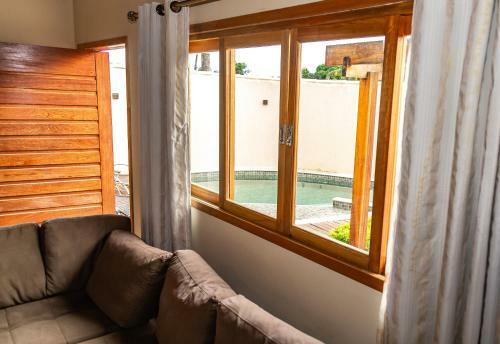 Linda Casa Com Piscina Bosque De Geriba