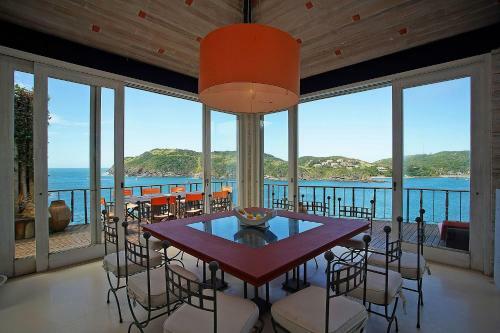 Encantos Da Praia Da Ferradura - Conforto E Requinte!