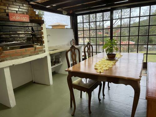 Casa Com Piscina A 200 Metros Do Centro