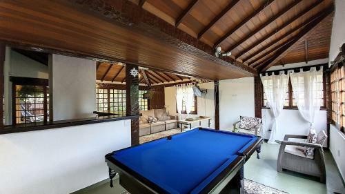 Casa Com Piscina A 200 Metros Do Centro