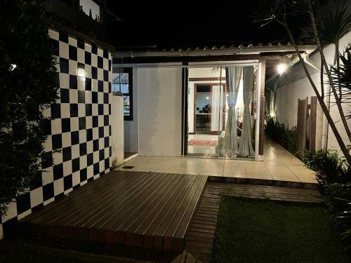 Casa De Praia Com Churrasqueira Privativa E Piscina