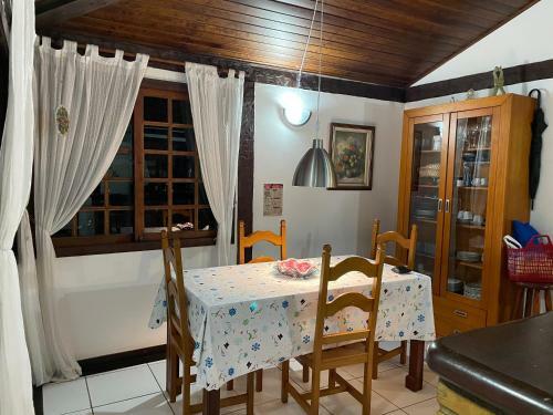 Casa De Praia Com Churrasqueira Privativa E Piscina