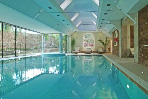 Rushton Hall Hotel And Spa