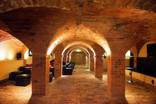 Rushton Hall Hotel And Spa