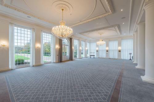Rushton Hall Hotel And Spa