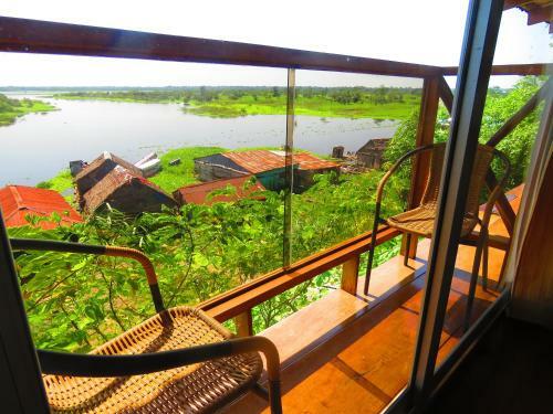 Boulevard 251 Riverside Apartments