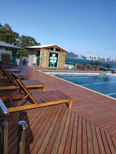 Apartamento Flat Novo Pr�dio Frente Mar