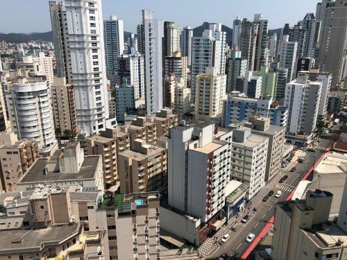 Amplo Apartamento Quadra Mar - Vista Mar
