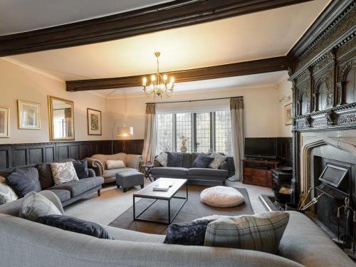 Newton Manor House