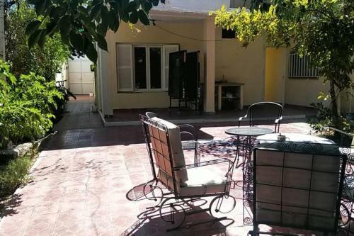 Casa Amplia Y C�ntrica Para 2-6 Personas. Cochera.
