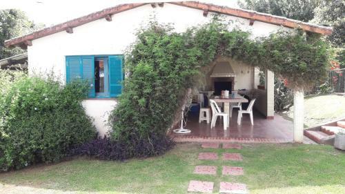 Casa San Lorenzo. Parque, Quincho, Pileta.