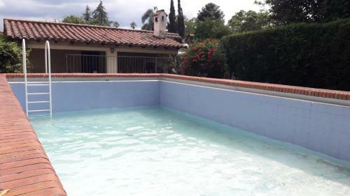 Casa San Lorenzo. Parque, Quincho, Pileta.