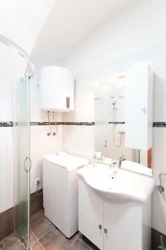 The Maze Apartment