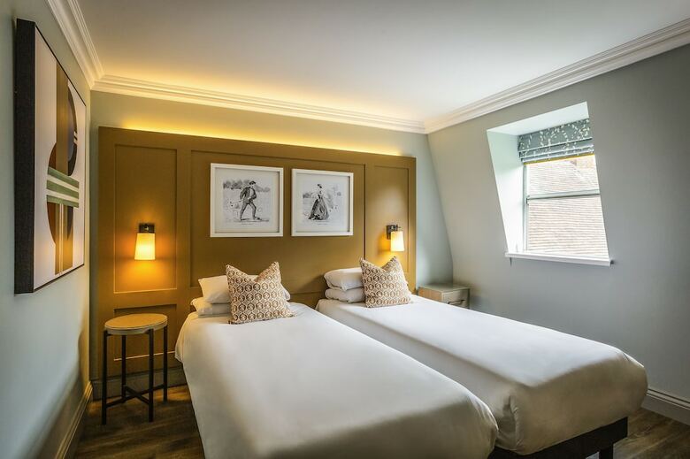 Mercure Farnham Bush Hotel