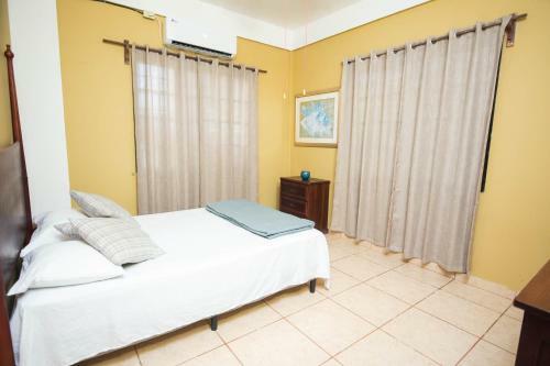 Rustic Guesthouse Near The Beach - 5 Min Drive
