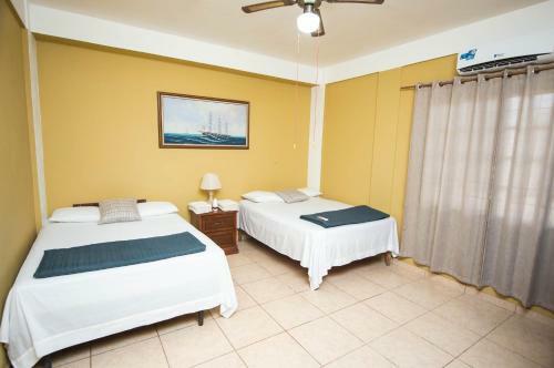 Rustic Guesthouse Near The Beach - 5 Min Drive