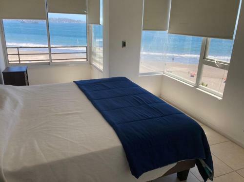 Apartamento Primera L�nea Cuatro Esquinas