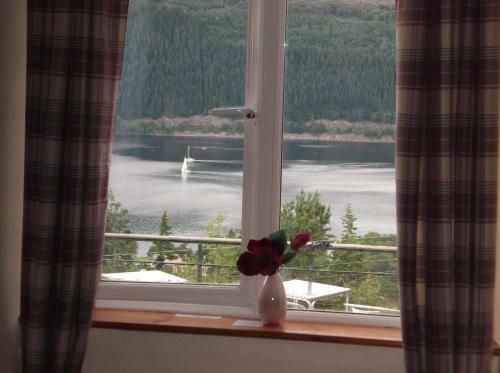 Bed & Breakfast Foyers Roost