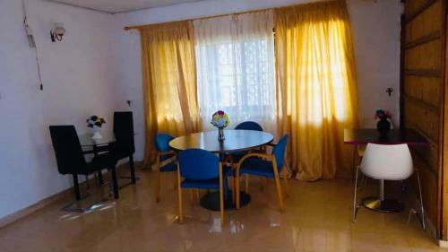 Hostal Zunox Guest House