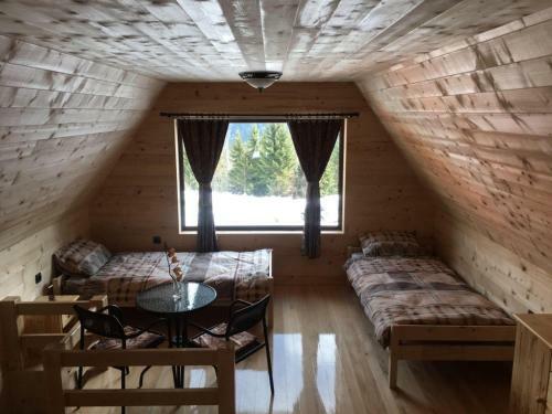 Lodge Sisters