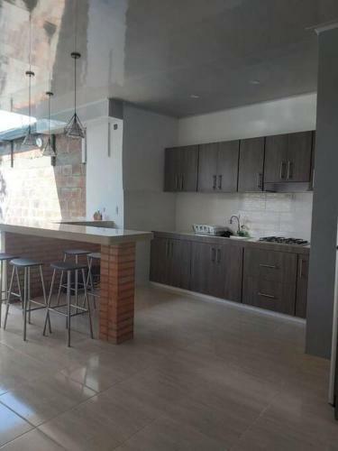 Hermosa Casa De Descanso Con Piscina, En Venadillo
