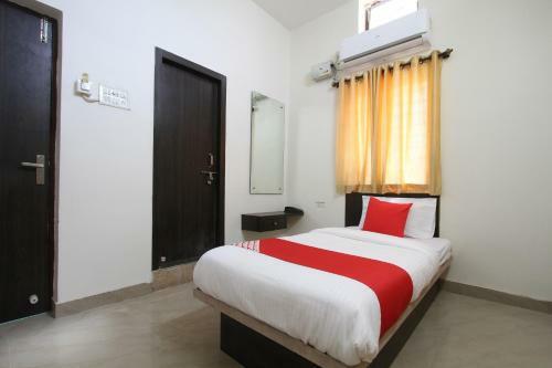 Hotel Oyo 28473 Skg Comforts
