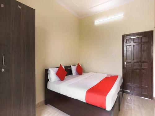 Hotel Oyo Flagship 48731 Pradeep Hostel