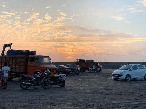 Hostal Shubham Harnai Holidays