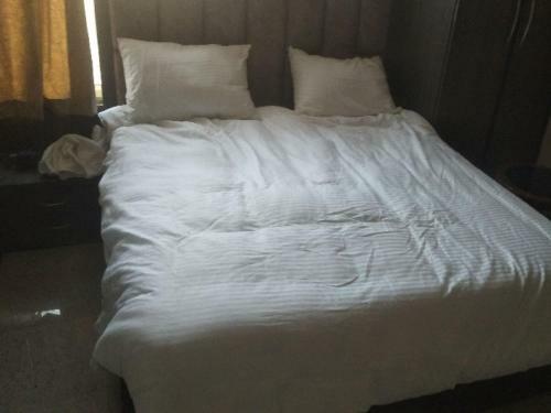 Oyo 80658 Shivhare Hotel And Guest House