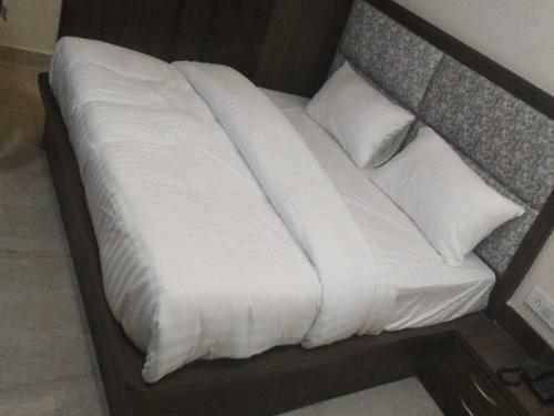 Oyo 80658 Shivhare Hotel And Guest House