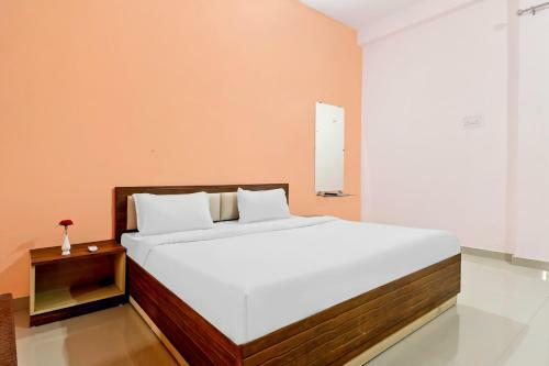 Collection O 83142 Hotel Hari Om Inn