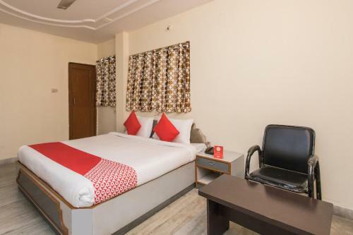 Oyo 18333 Hotel The Awesome