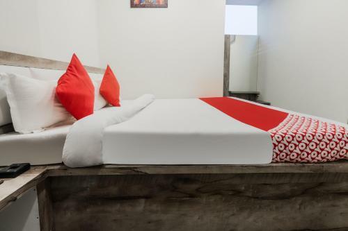Hotel Oyo 42610 H R Inn
