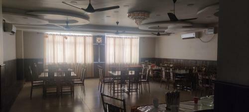 Aashirwad Hotel & Restaurant