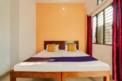 Spot On 43885 Hotel Laxmi Narayan