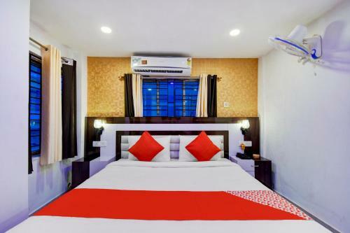 Hotel Oyo 81663 Rainbow Palace