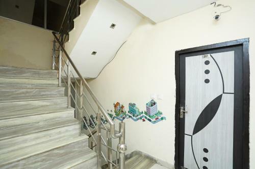 Oyo 24274 Hotel Neel Ganga