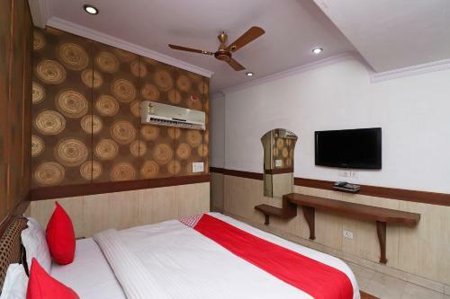 Oyo 29788 Hotel Tushar Palace