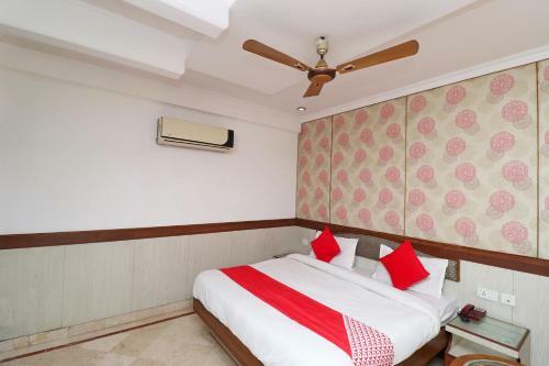 Oyo 29788 Hotel Tushar Palace