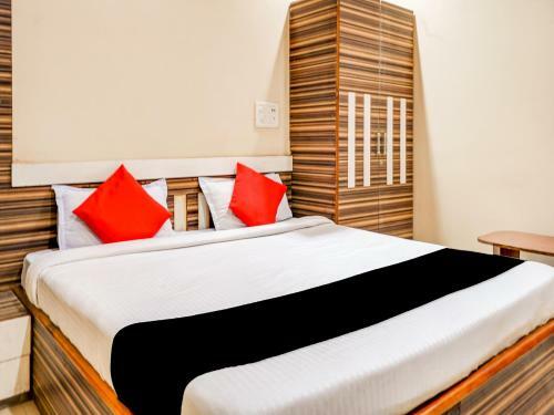 Capital O 79766 Hotel Star International