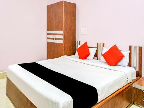 Capital O 79766 Hotel Star International