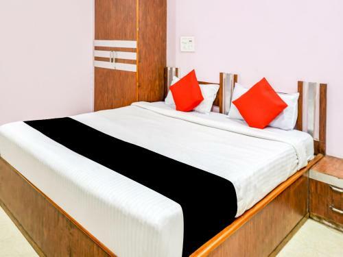 Capital O 79766 Hotel Star International