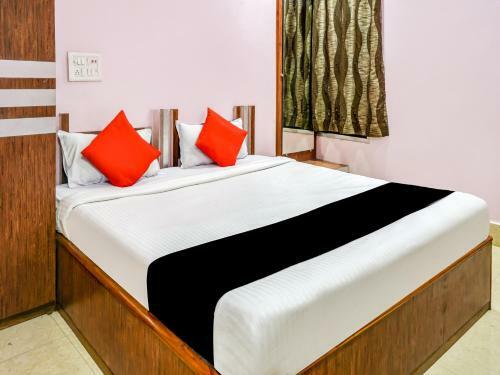 Capital O 79766 Hotel Star International