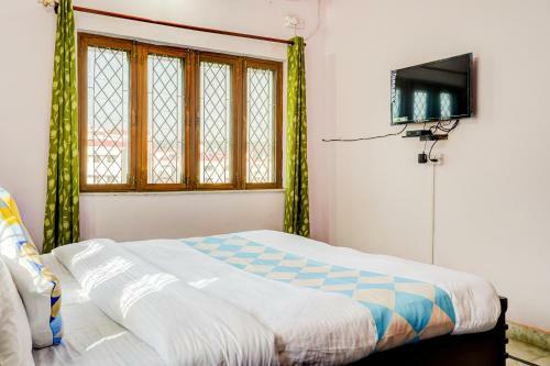Hostal Oyo 78707 Pink House
