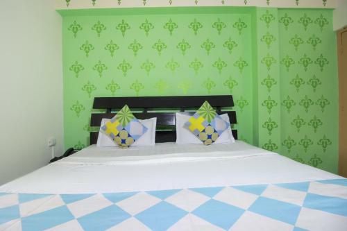 Hostal Oyo 78707 Pink House